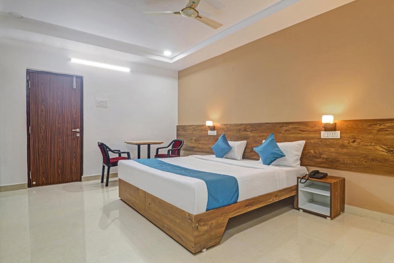 The Balcony Hotel ไฮเดอราบัด ภายนอก รูปภาพ