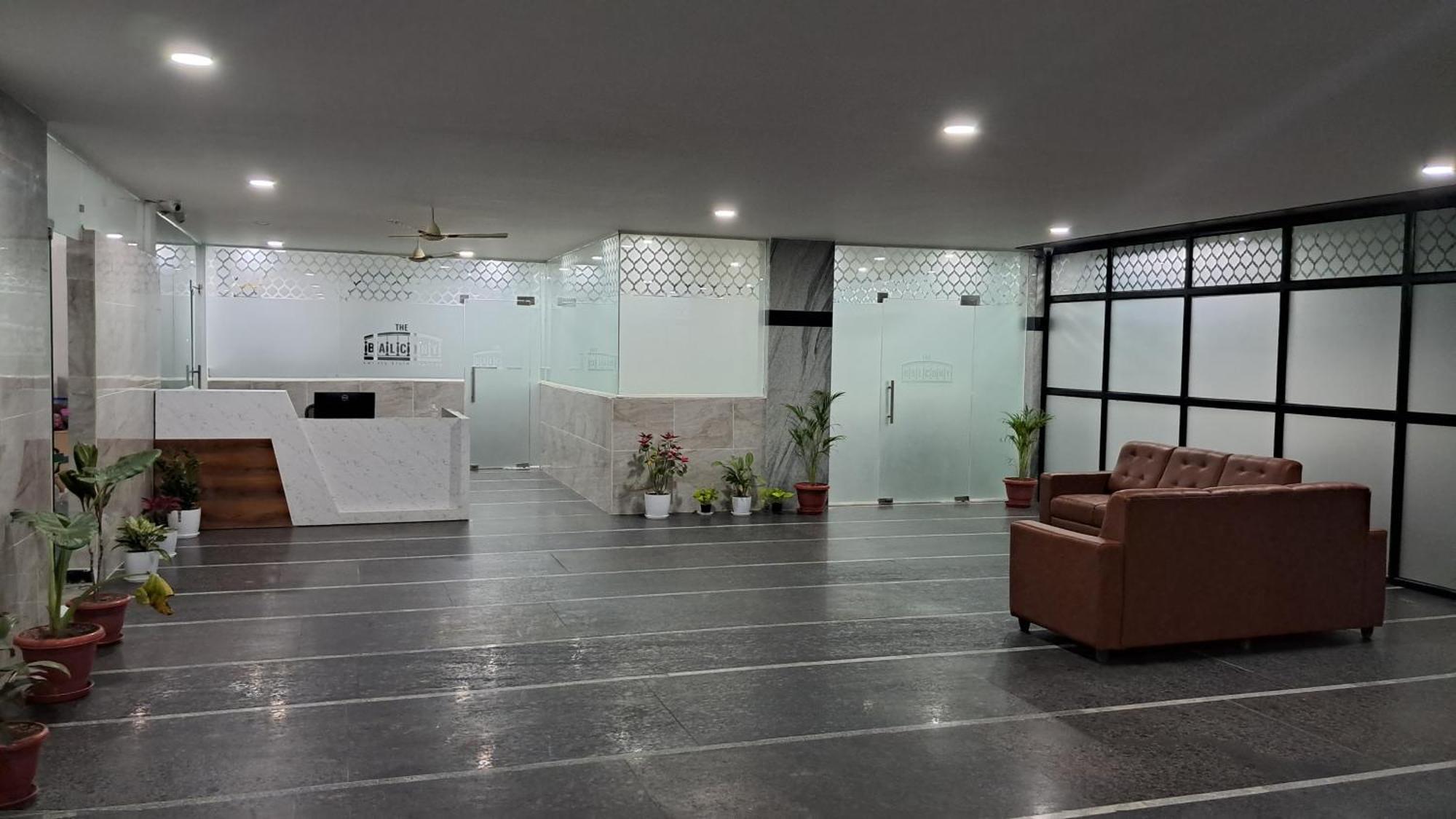 The Balcony Hotel ไฮเดอราบัด ภายนอก รูปภาพ